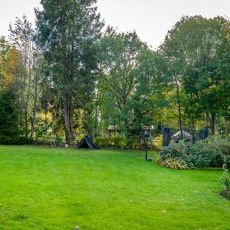 Theo & Lilis Countryside Apartment Эребру Экстерьер фото