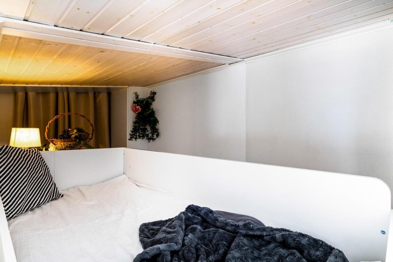 Theo & Lilis Countryside Apartment Эребру Экстерьер фото