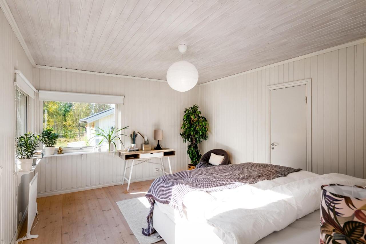 Theo & Lilis Countryside Apartment Эребру Экстерьер фото