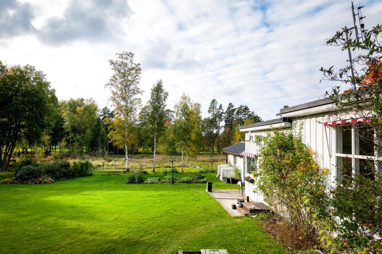 Theo & Lilis Countryside Apartment Эребру Экстерьер фото