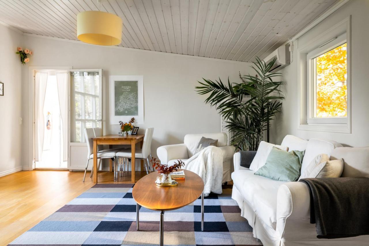 Theo & Lilis Countryside Apartment Эребру Экстерьер фото